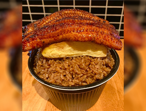 うなぎ 串焼き　いづも